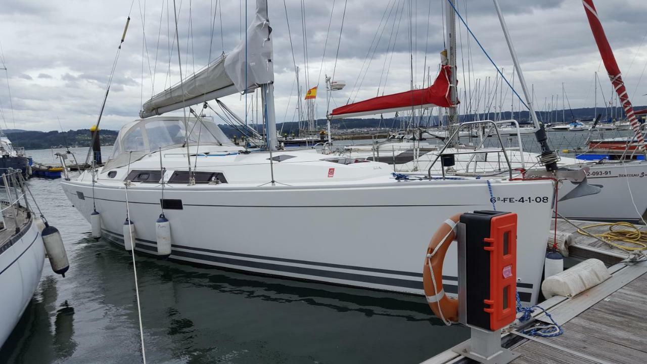 Отель Fantastico Velero Феррол Экстерьер фото